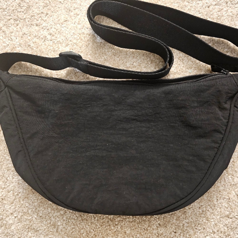 Uniqlo Round Mini Shoulder Bag